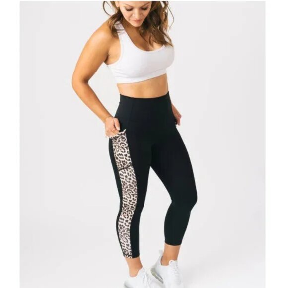 ZYIA Pants - Zyia Women’s Leopard Pocket Brilliant Hi-Rise Capri 20" in Black 4